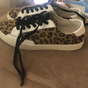 Solids Animal  print sneakers